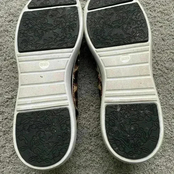 Aubrey Lynn Leopard Knit Flats - Picture 6 of 7